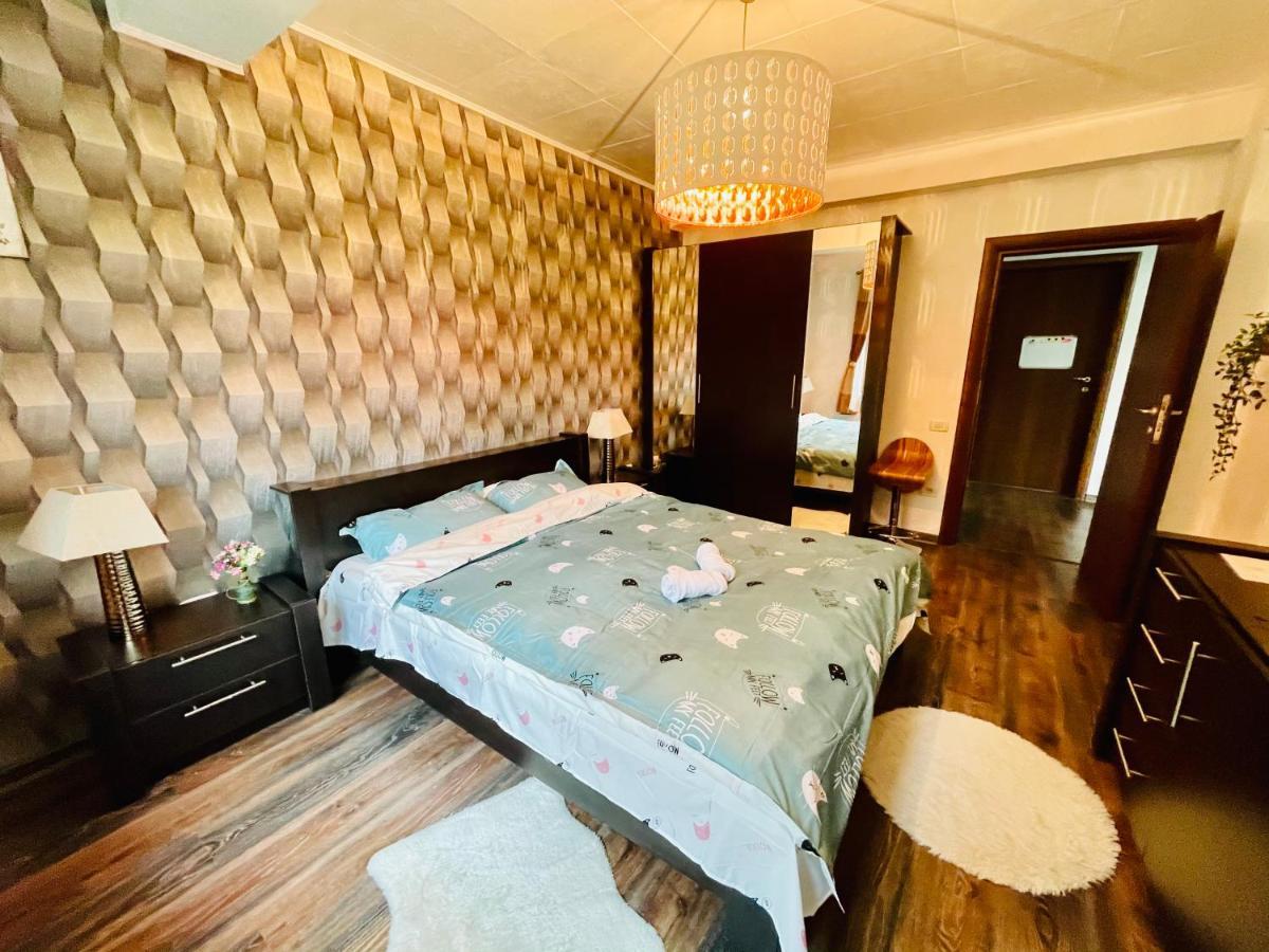 Delux Apartment Предял Екстер'єр фото